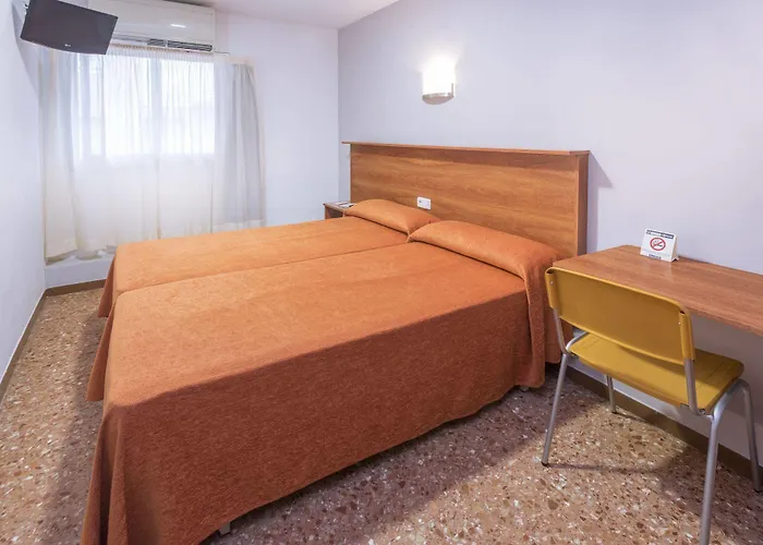 Отель Catalunya Express 2*