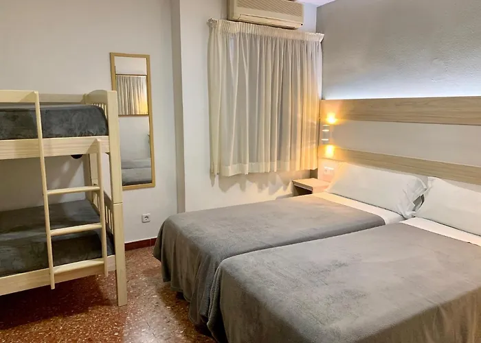 Отель Catalunya Express 2*